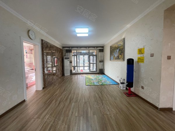 延边延吉铁南区海兰江花园铁南民俗园海兰江花园1楼带花园个人家装修