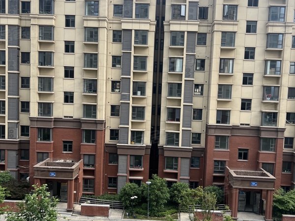 无锡惠山堰桥悦湖花园实拍 悦湖花园900月主卧大独立卫带飘窗 停车