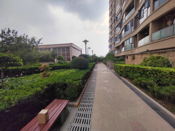 郑州金水曼哈顿曼哈顿广场曼哈顿广场燕庄地铁口大三室南北通透精装修