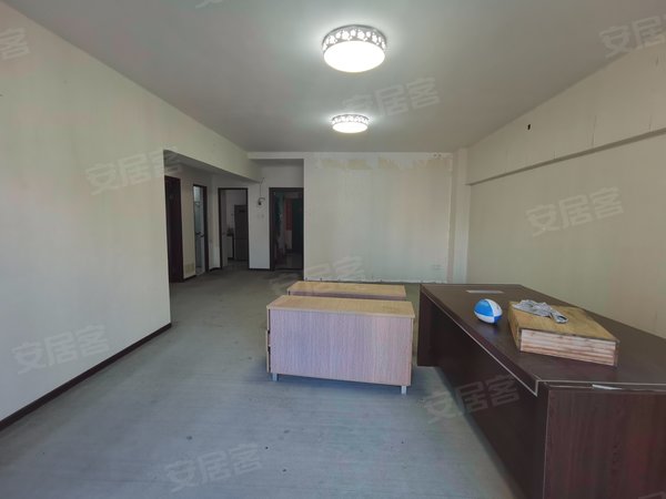 南宁青秀五象广场汇东国际汇东国际两房空房招租 朝南看民歌湖 地铁口