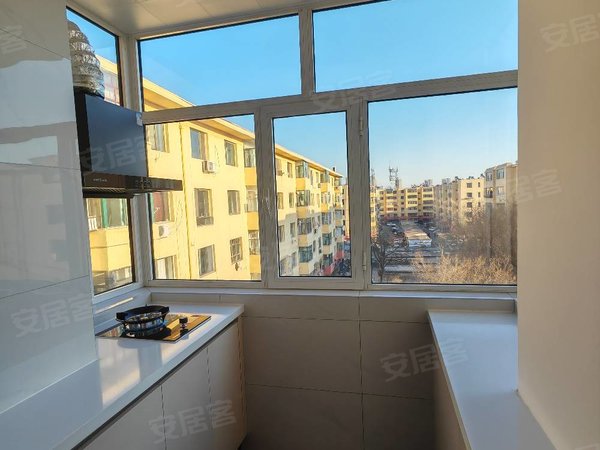 包头青山九星电子大厦富强路四号街坊富强路4号街坊五楼二室一厅精装全套家具家电1250包暖出租房源真实图片