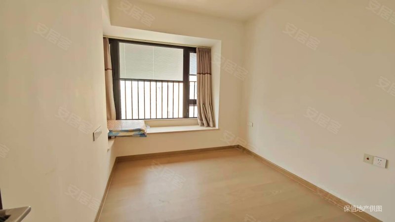 保利i立方跃式三居全新未入住过房龄新业主诚心出售可谈