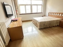 青岛李沧河南庄河南庄套二双南卧室靠近车站门口,交通便利出租房源真实图片
