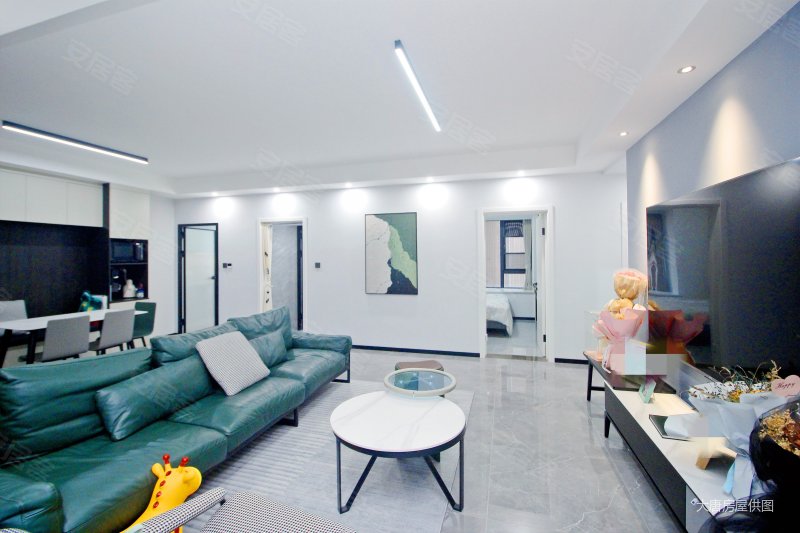 东升地铁口200米精装套三带衣帽间