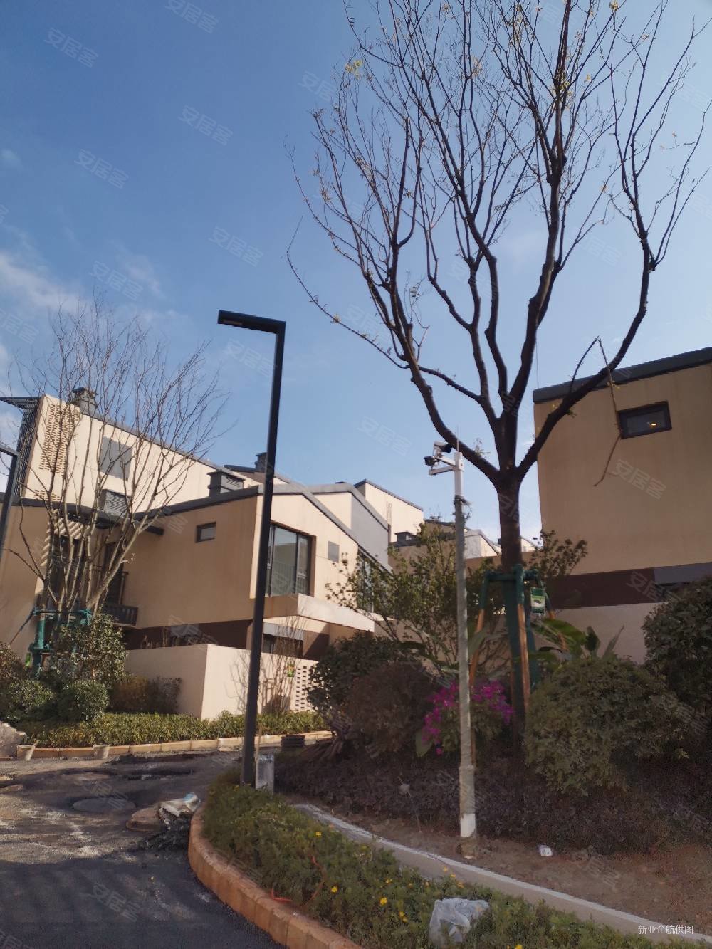 保利春湖(别墅)3室2厅3卫116㎡南北88.8万