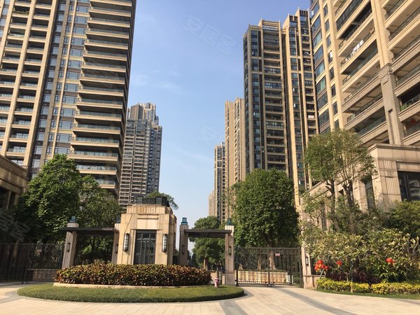 广州荔湾黄沙珠光御景壹号御景复式两房  配套齐全 拎包入住 东南朝向