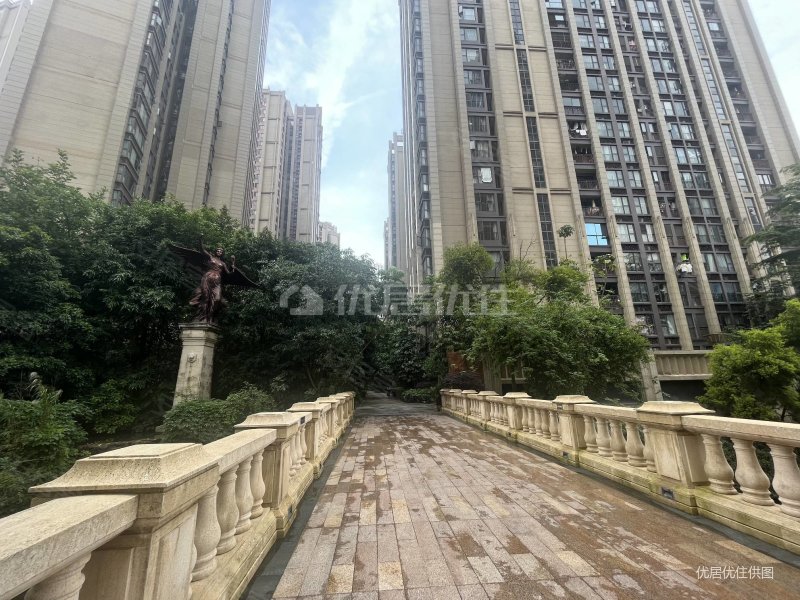 美泉1612 临地铁 商圈成熟 出行方便 双卫格局 房龄新