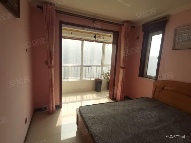 高铁站康馨家园111平三室两卫精装仅售698万