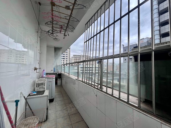 五四路 华林路 地铁口 嘉健大厦现代精装一房 南北通透,鼓楼租房-福州