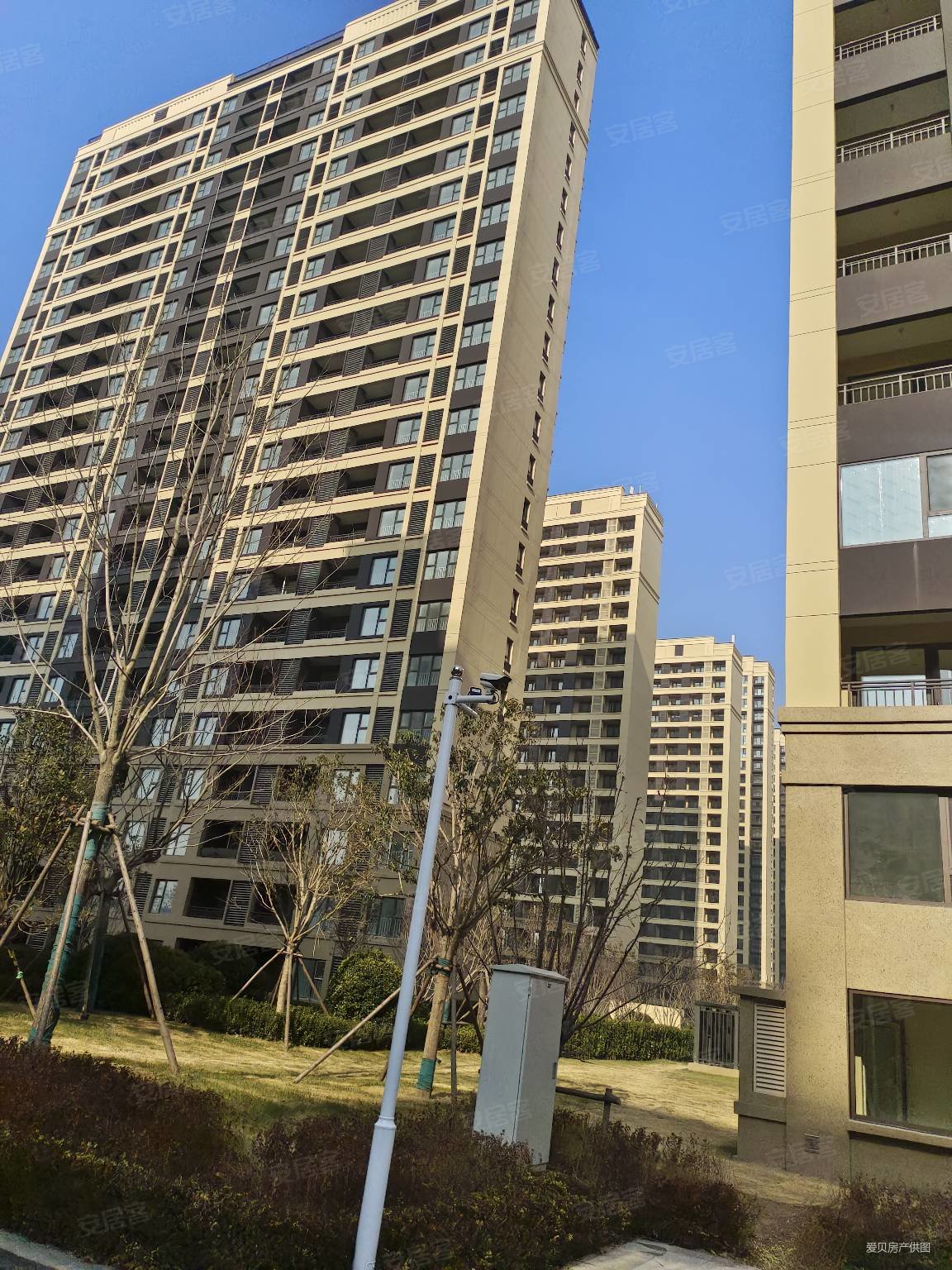 星韵城二期80平套二毛坯送车位61万需全款