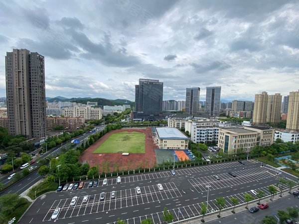 杭州滨江浦沿明德明理府浦沿地铁口 房东自住精装 干湿分离 天燃气