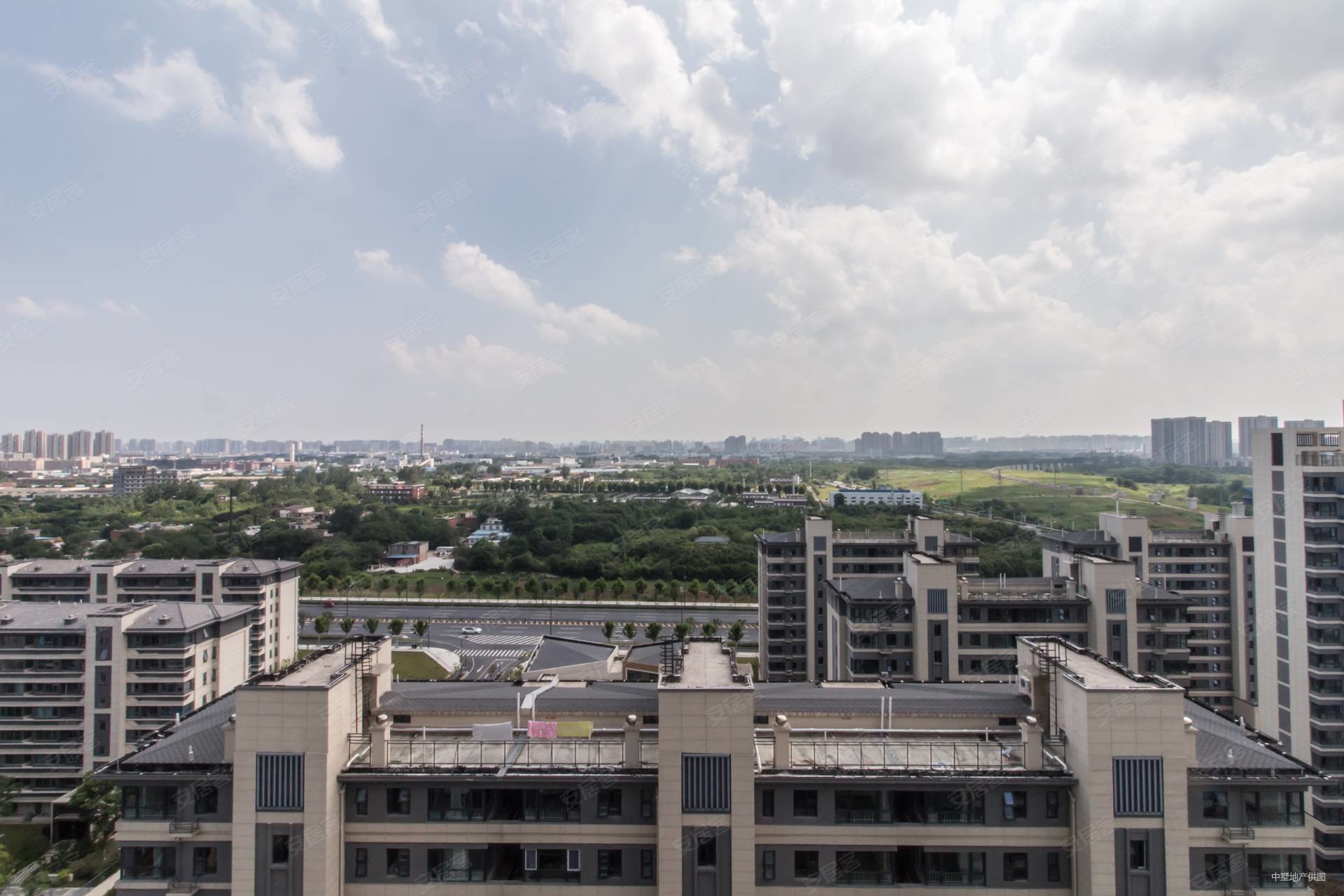新站京商文忠路悦湖新著听悦湾交房没住人电梯三室可谈