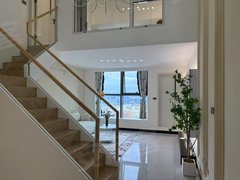 贵阳南明花果园花果园地铁口复式楼 押一付一 无中介出租房源真实图片