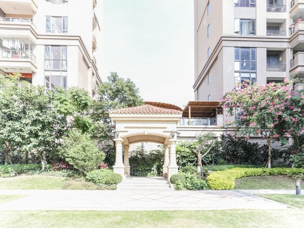 泉州丰泽城东中骏雍景台中骏雍景台 精装三房两厅 住家配置 全新家电