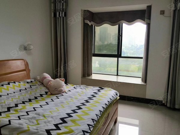 崇左江州东盟阳光名邸阳光名邸湖景房,精装电梯3房,家具家电齐全,月租