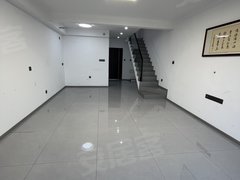 安康汉滨万达广场万达广场附近，豪华精装复式公寓整租，可住，可。出租房源真实图片