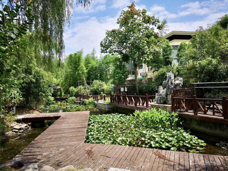 淀湖桃源临湖排独栋别墅南花园31亩阳台直观湖景