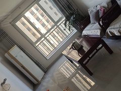 淄博桓台县红莲湖玫瑰城电梯两室出租,精装,家具家电齐全。房子干净,温馨出租房源真实图片