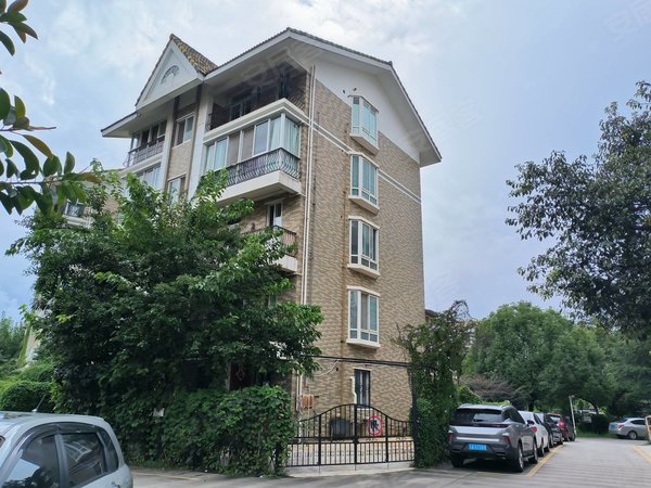 昆明西山滇池路片区南苑小区地中海省委 省政协旁 地中海精装修 跃层