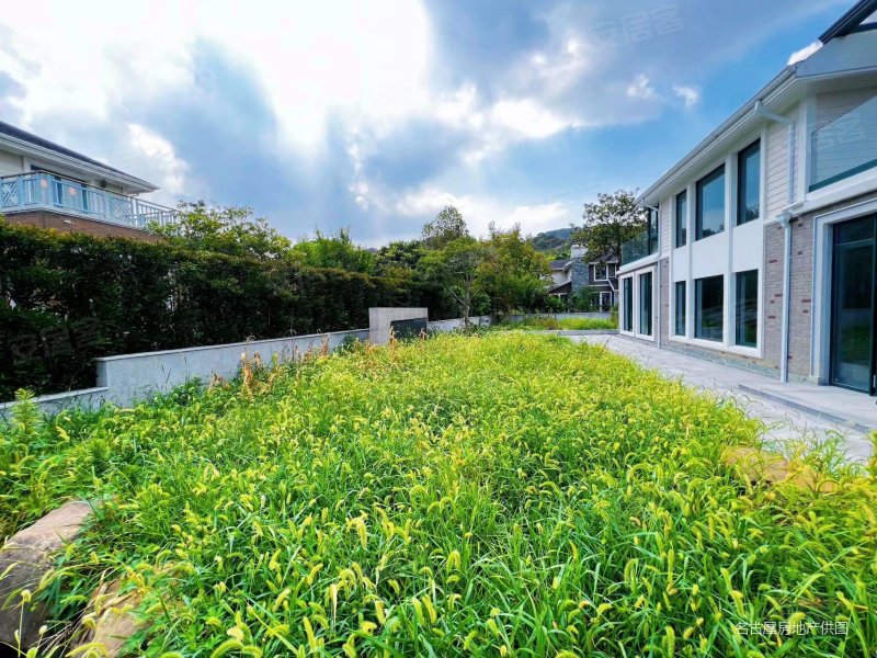 房主急售,天邻风景二手房,2480万,6室2厅,5卫,380平米