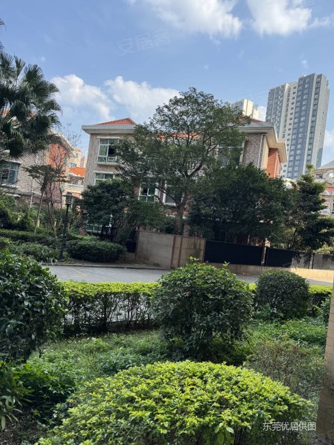 东莞房产网>东莞二手房>寮步二手房>汽车东站二手房>银湖花园(别墅)>