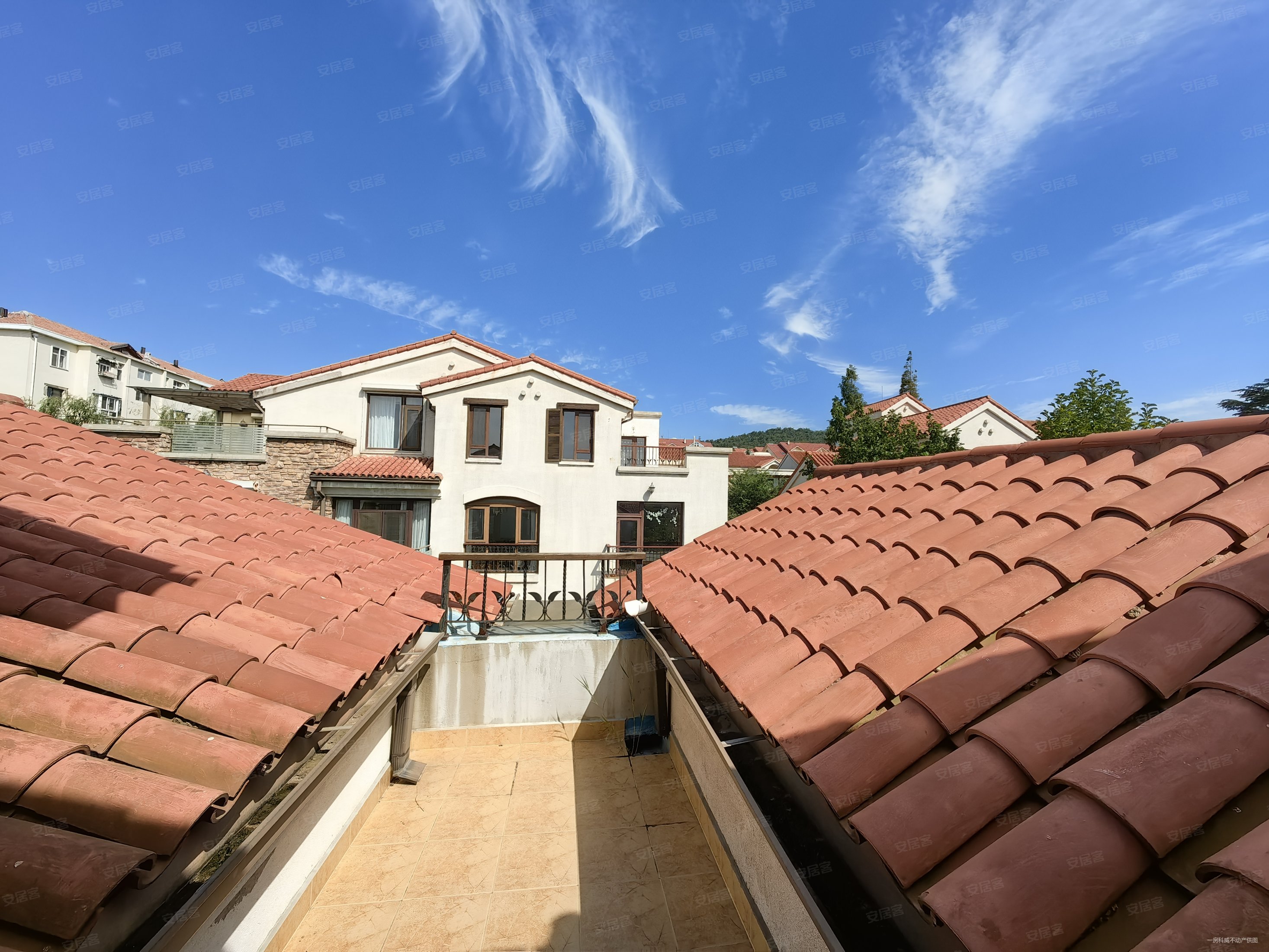 海信清泉墅5室3厅4卫314㎡南北5000万