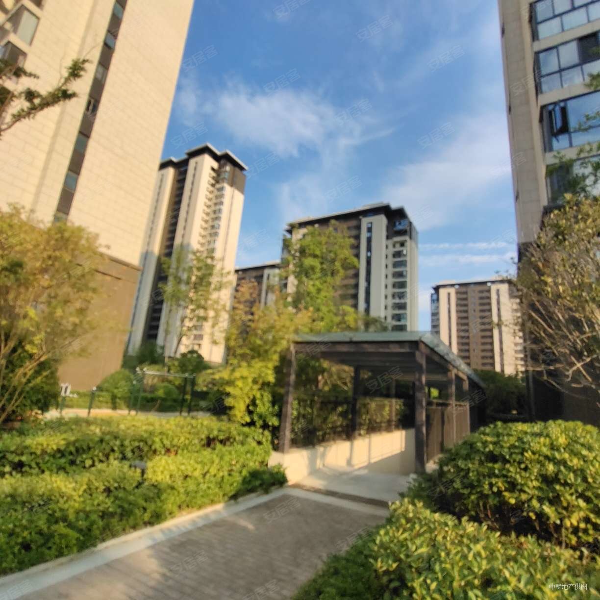 新城云樾观棠采光好吾悦商圈住房低价出售