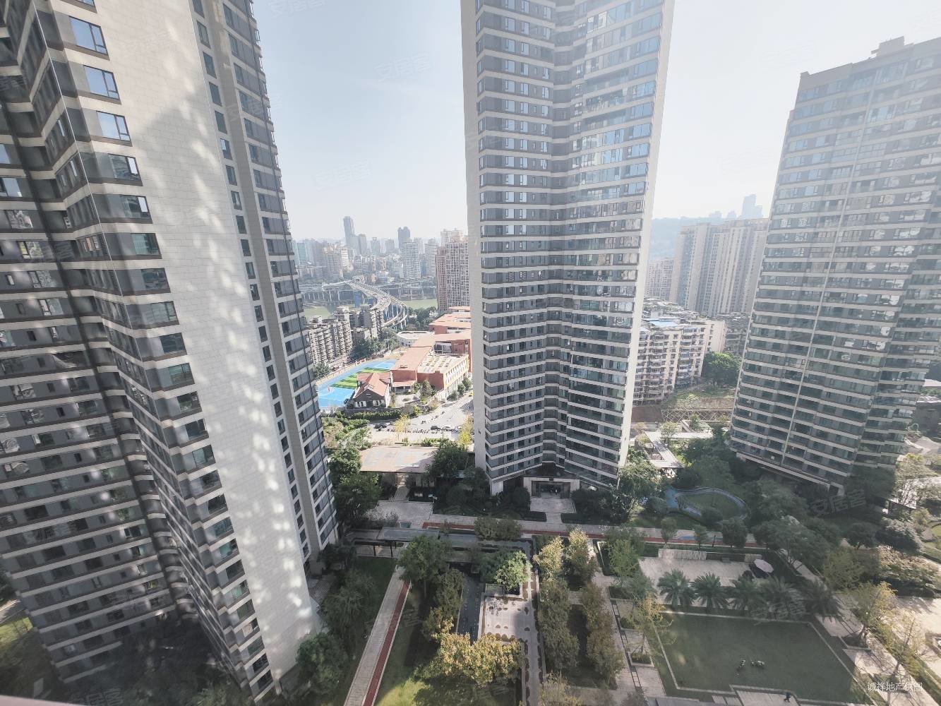 婚房装修得很好,保利天汇二手房,320万,3室2厅,2卫,139平米-重庆安居