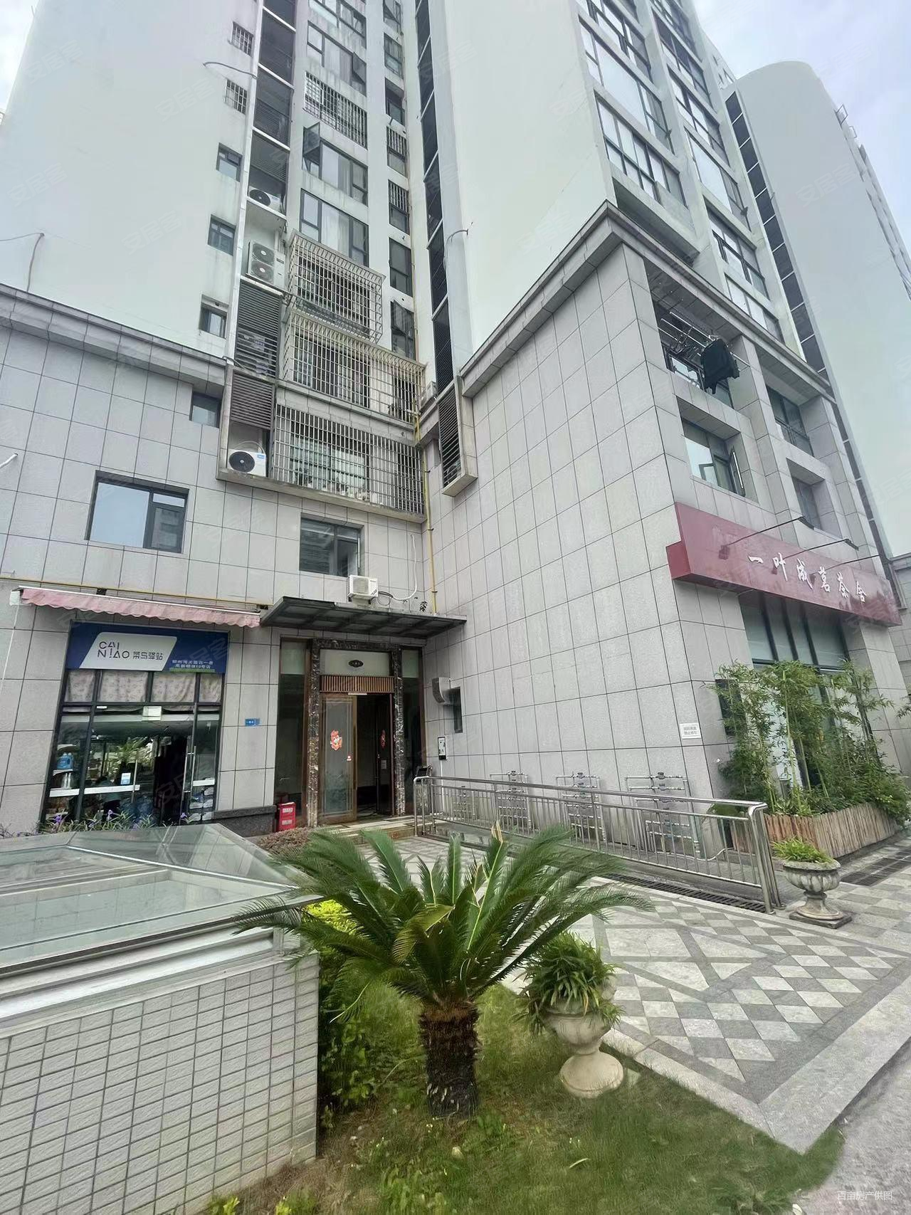 高新明珠近医院电梯房高楼层采光充足板楼出行方便