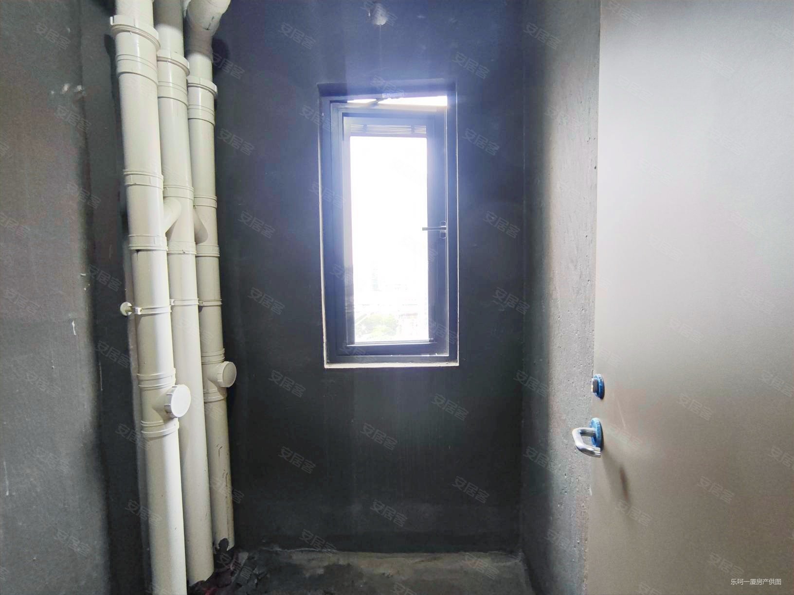 湖滨三里一区3室2厅2卫91㎡南北500万
