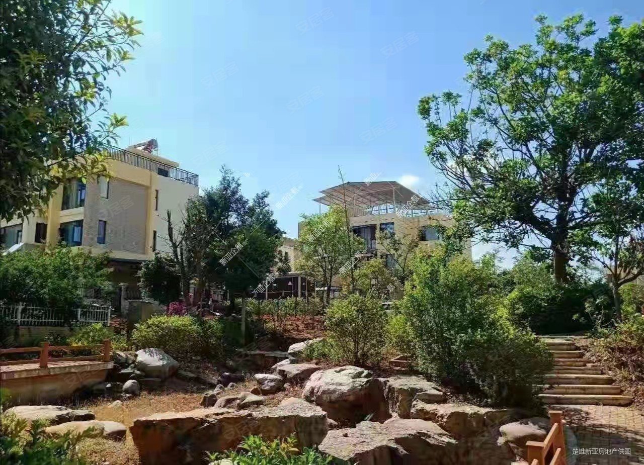 业主低于市场价10万急售彝海公园彼临彝海大成三居室楼层