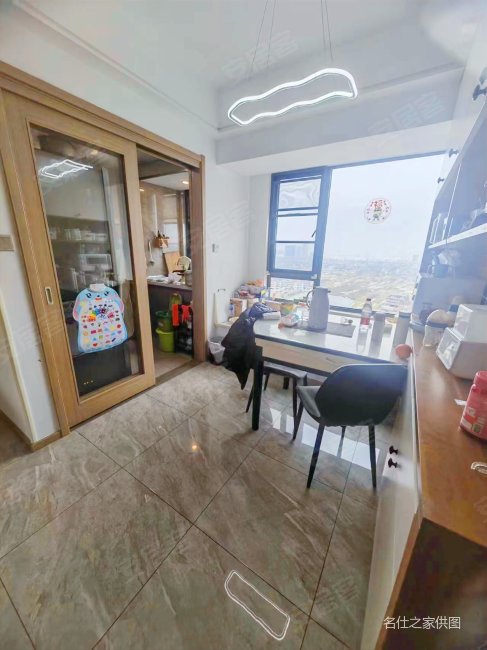 新街地铁口翡丽公园夹边套265可谈可谈好楼层税少