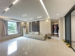 南宁青秀凤岭北近航洋万象城地铁口,财富国际广场精装大四房,密码随时看房出租房源真实图片