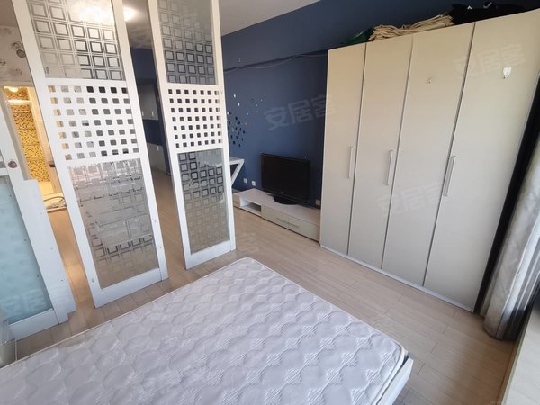 金华婺城江北福莲汇江北银泰旁 电梯1室1厅 落地窗 闹中取静 家电具齐全 实惠出租房源真实图片