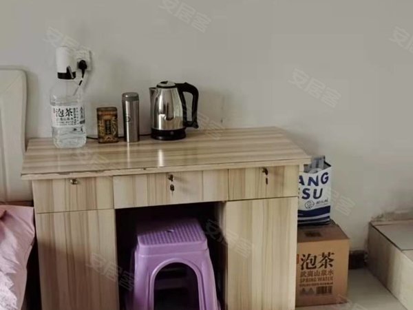 包头昆都仑包百钢铁大街34号街坊包百附近，钢34街坊二楼一室简单家具淋浴450元包暖出租房源真实图片