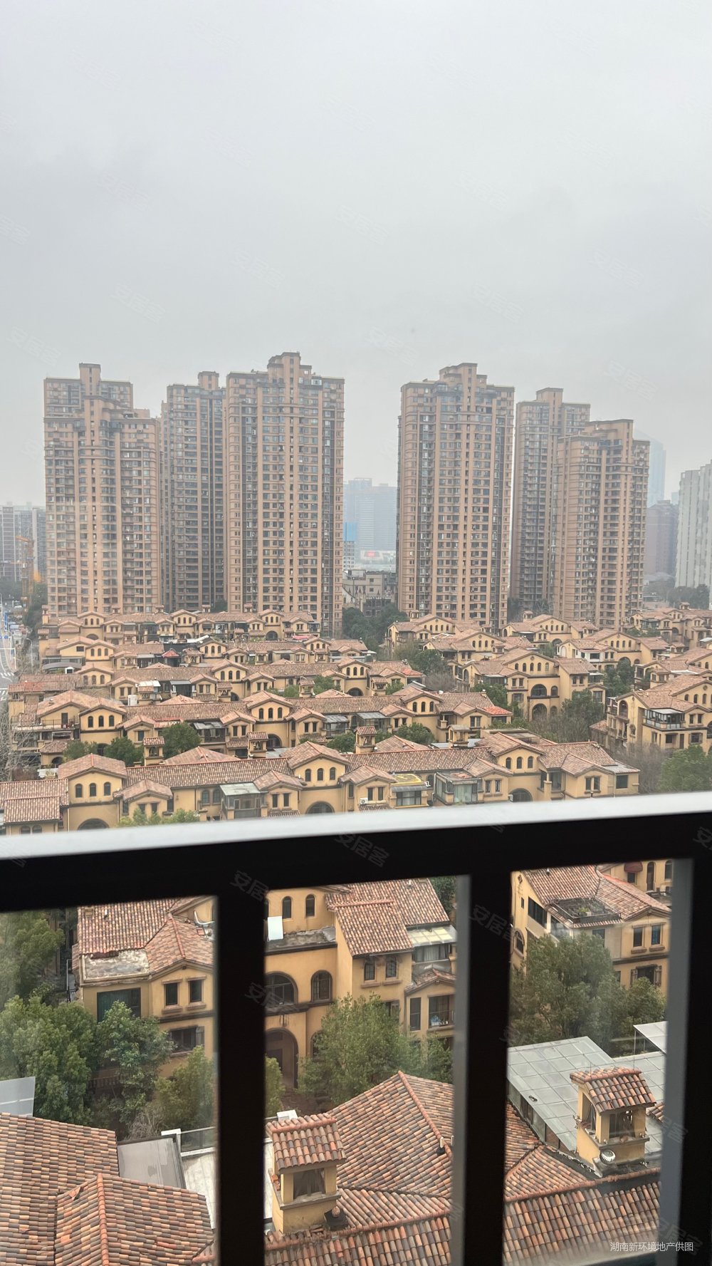 2万买雨花区长沙大道地铁口融科香山国际智能梯控单身公寓