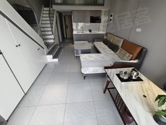 临岸千澜园复式公寓带外推大阳台满足小资情调