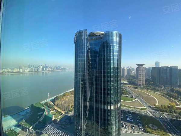 杭州滨江西兴杭州印滨江区杭州印 带超大储物间 一线高端江景房超大的
