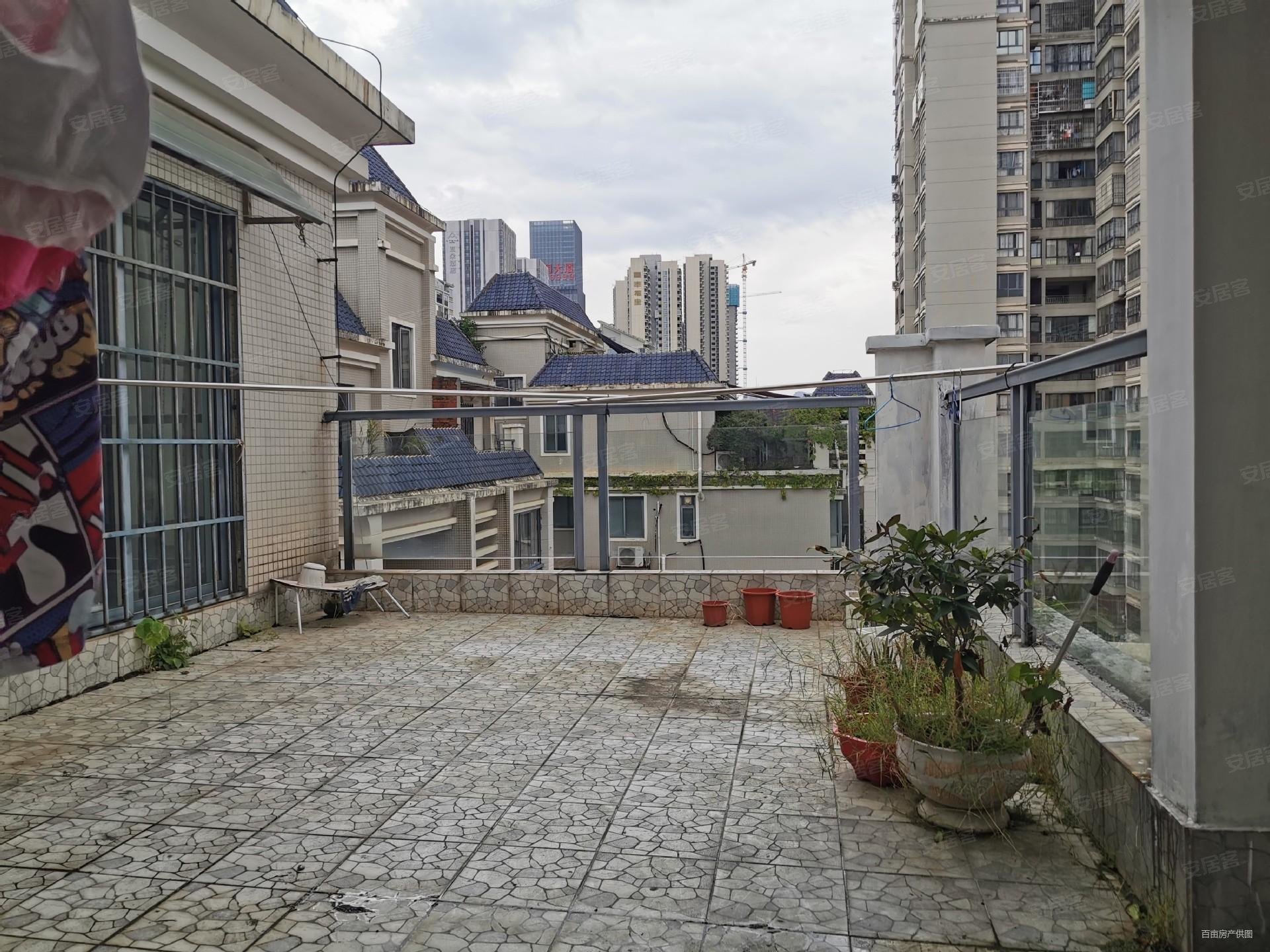 电梯楼中楼带大露台城中区万达广场南亚名邸精装3房送车位