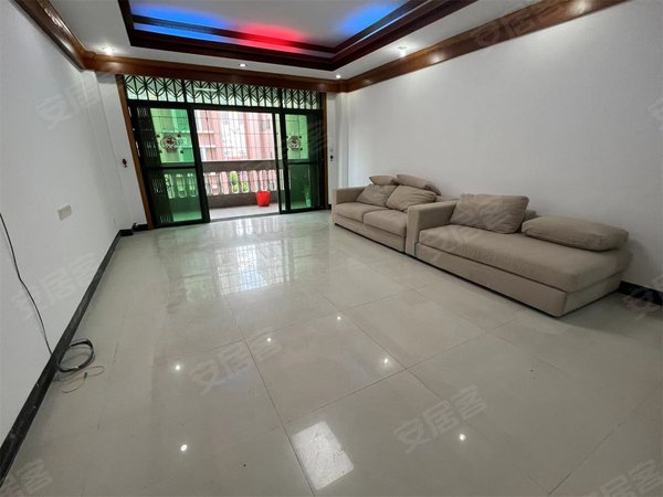 广州花都新区金鹏花园花都广场!大润发商圈!