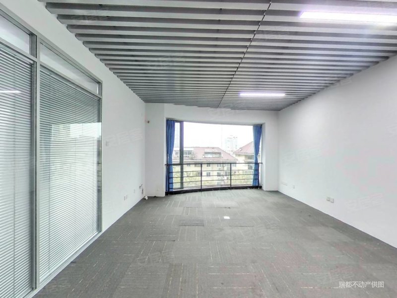 桐梓林地铁口好租租金高业主诚心卖随时看可小刀