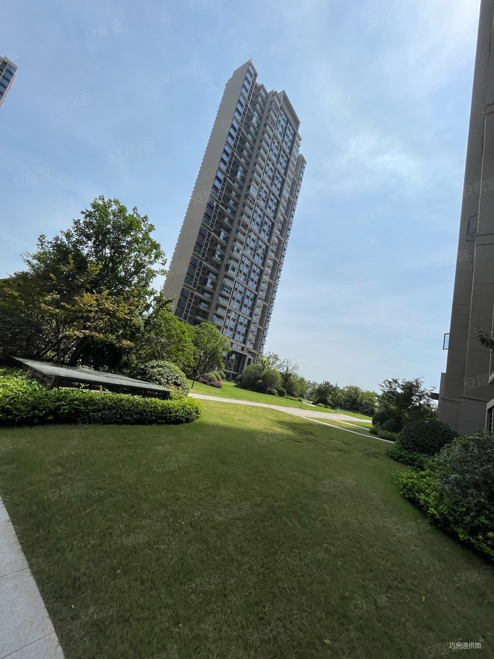 新力上园3室2厅2卫119.82㎡南北149万