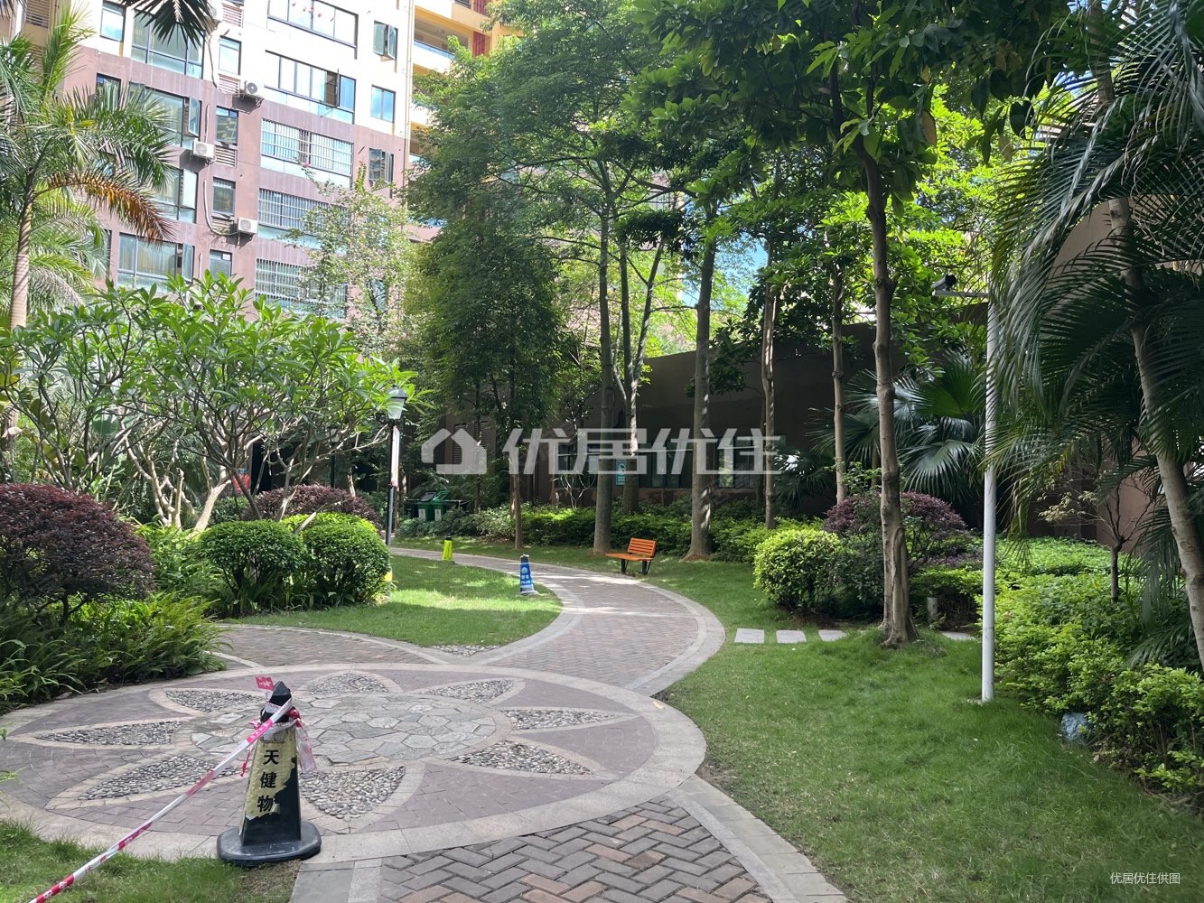 天健世纪花园(b区) 医疗配套成熟 南北通透 商品房