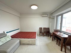 丹东振兴六纬路小学学区华美馨园！站前商圈电梯二室一厅1300包取暖带空调。出租房源真实图片