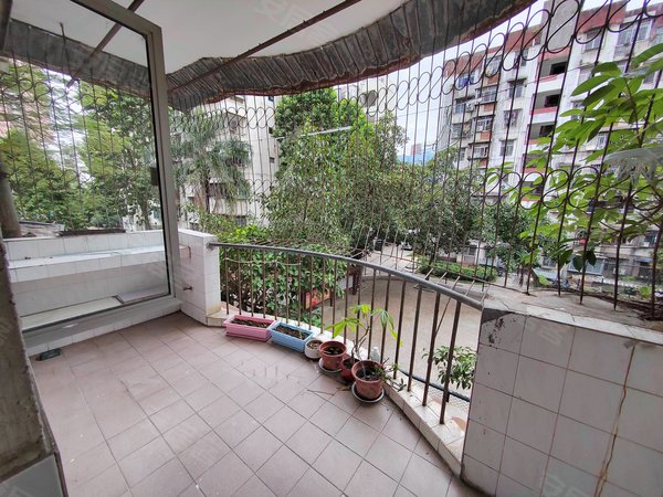 深圳罗湖东门文星花园文星花园103平大三房出租  可住家或做宿舍