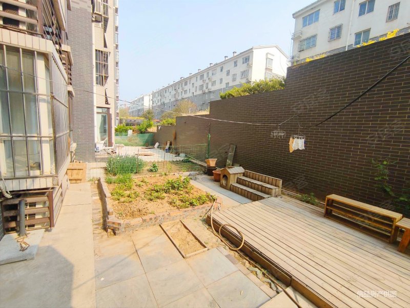 怡和家园一楼带院带车位配套房