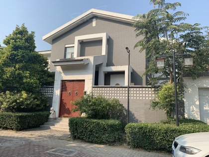 高新区学校,和双语学校,公立学校,师资力量雄厚小区户型共有218套别墅