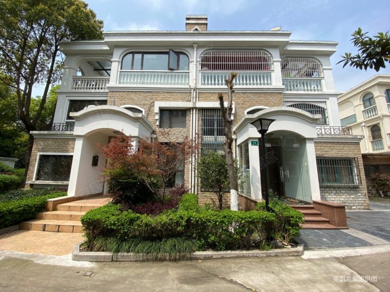 金水湾(别墅)5室2厅3卫237.2㎡南北1100万