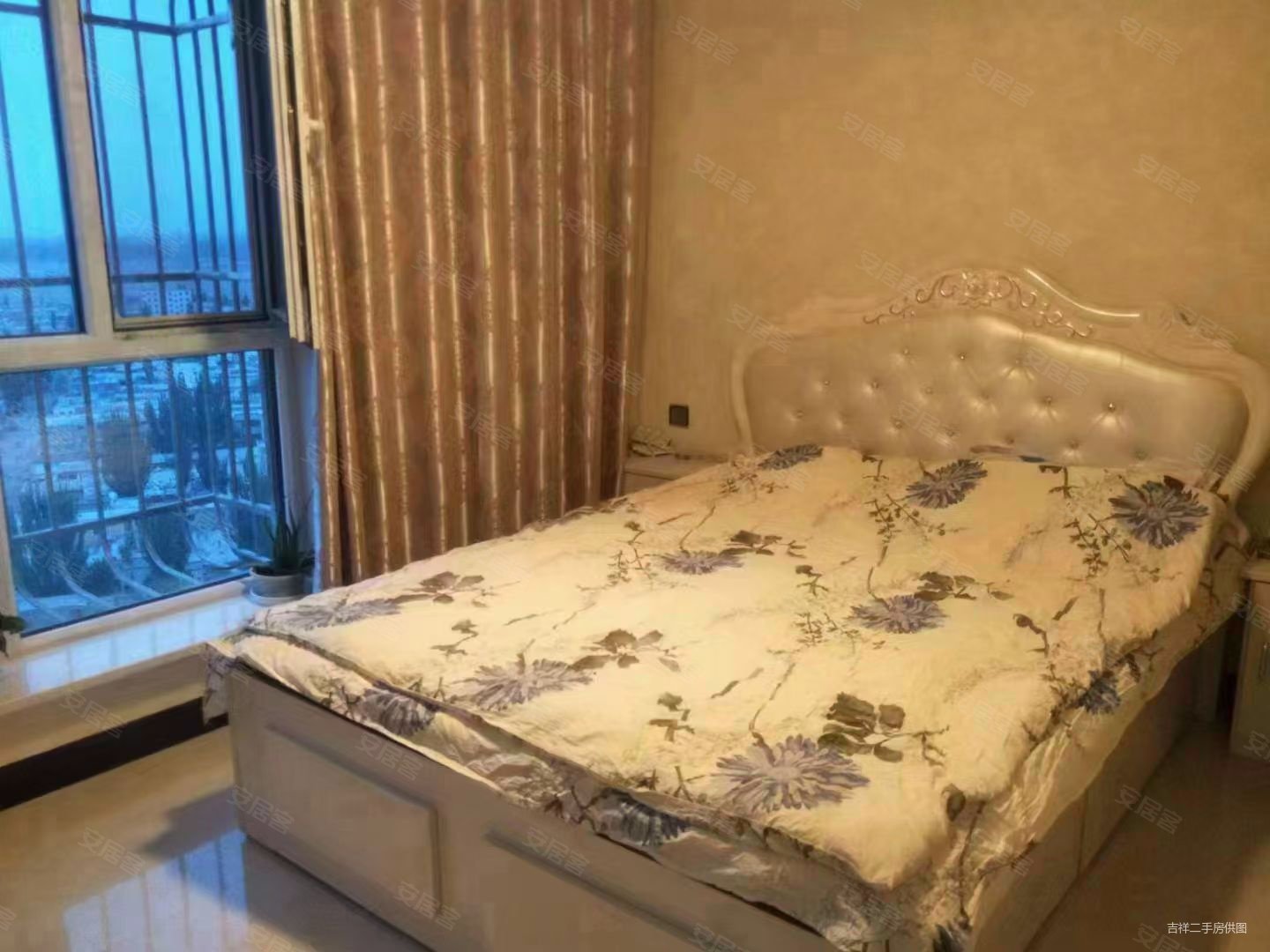 银基王朝1室1厅1卫45㎡南27万