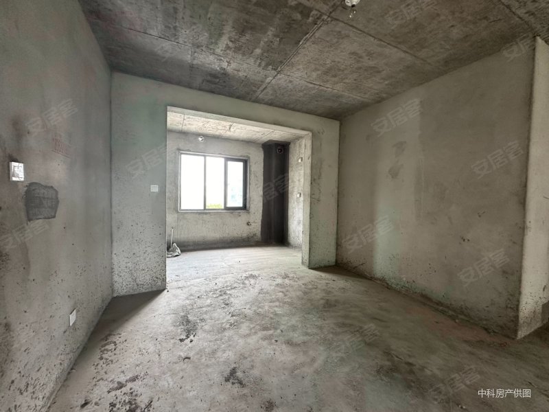 北区金泰御澜湾洋房142平米 四室二卫毛坯四开间朝阳看中可谈